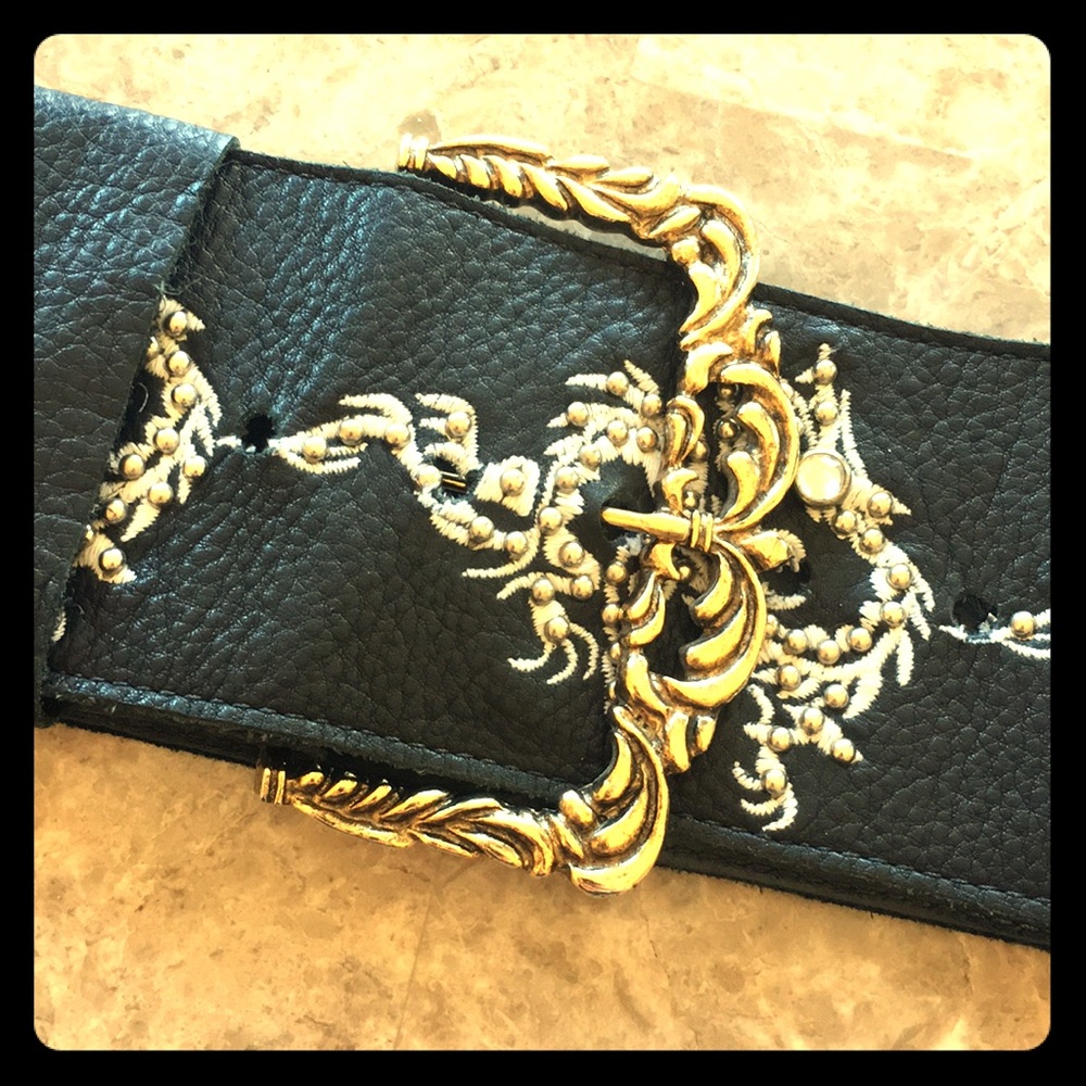 B Low the BELT embroidered leather belt